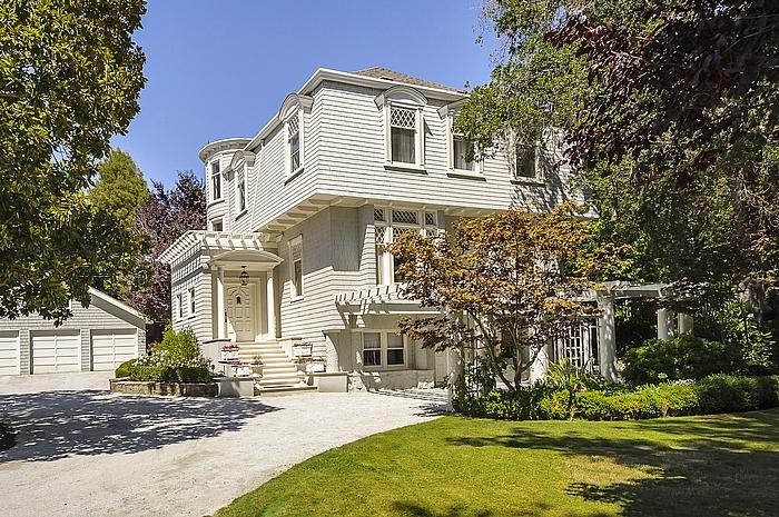 magnificently remodeled victorian built in 1908